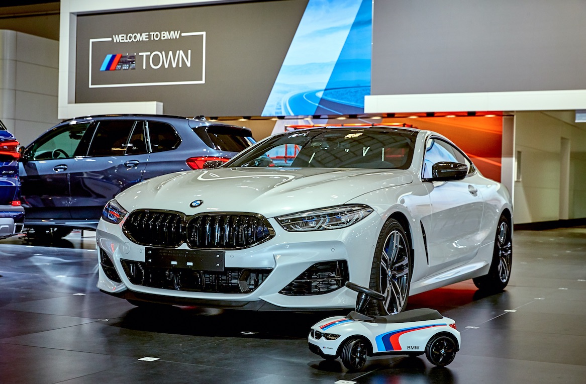 BMW start 'phygital' offensief om het wegvallen van het Salon op te vangen