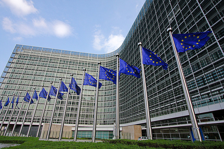 Het DG Com van de EU peilt bij de mediabureaus