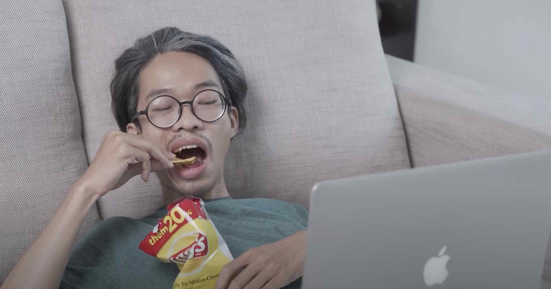 Happiness/Lays : 