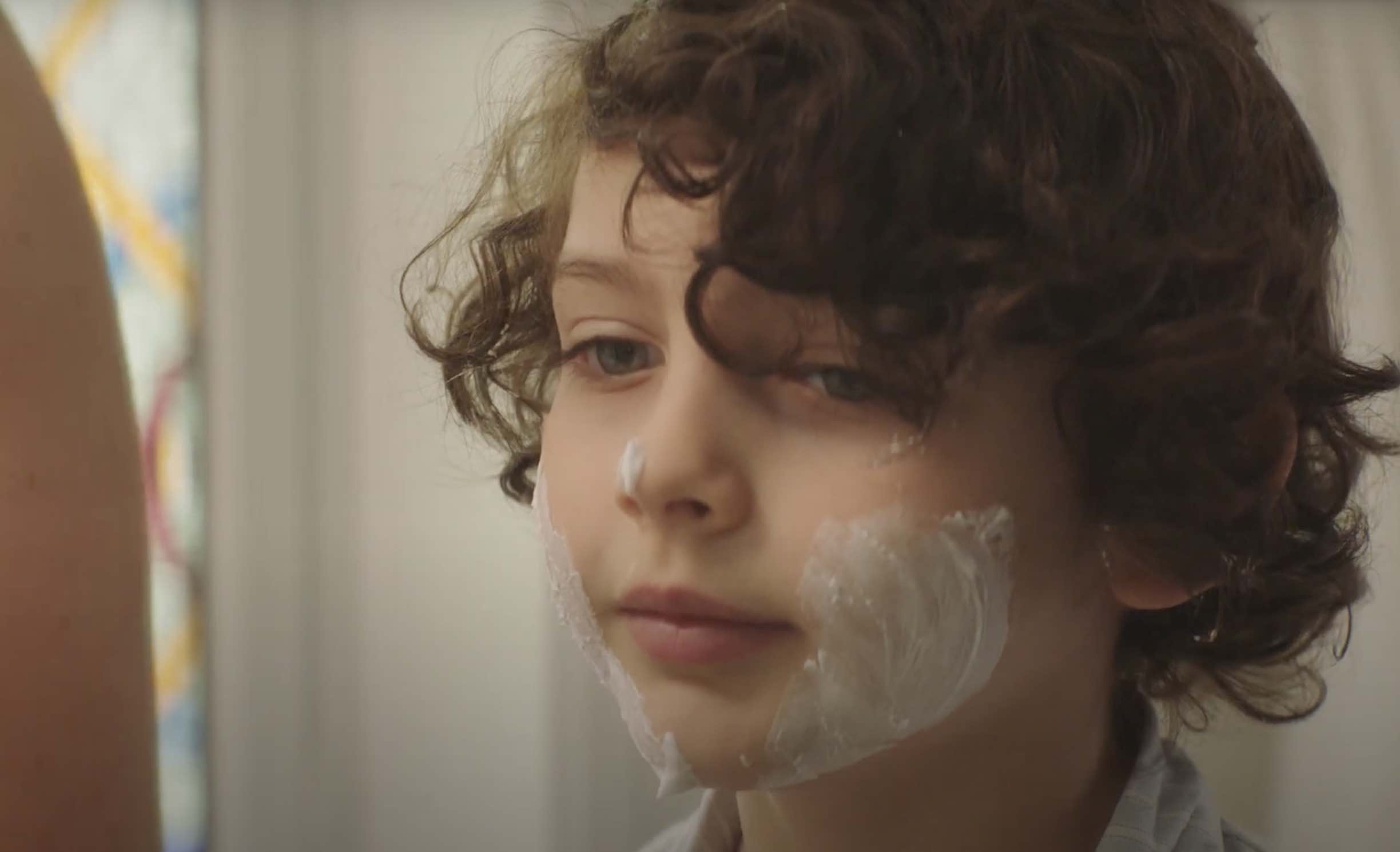 Marcel tire en longueur pour Gillette