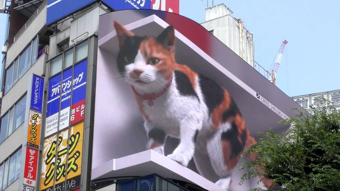 Een enorme kat moet de inwoners van Tokio opbeuren