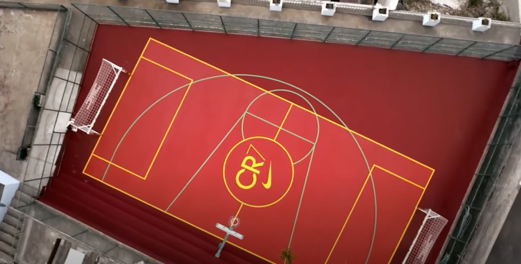 Nike renoveert een voetbalveld in Funchal ter ere van CR7