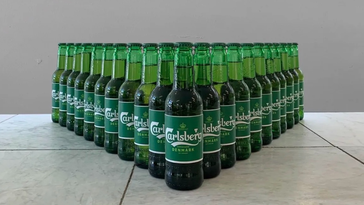 Happiness presenteert nieuw flesje voor Carlsberg via tweedehandssites