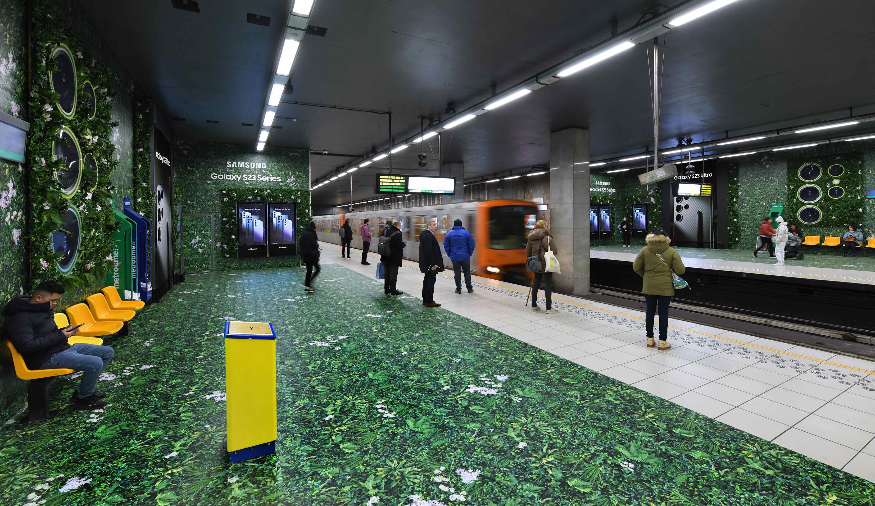 Samsung transformeert een metrostation in een stedelijke jungle met JCDecaux