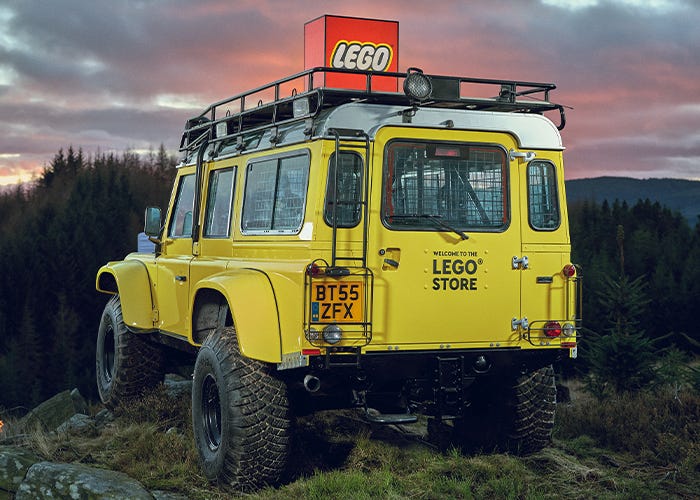 Land Rover en Lego openen lastig toegankelijke winkel