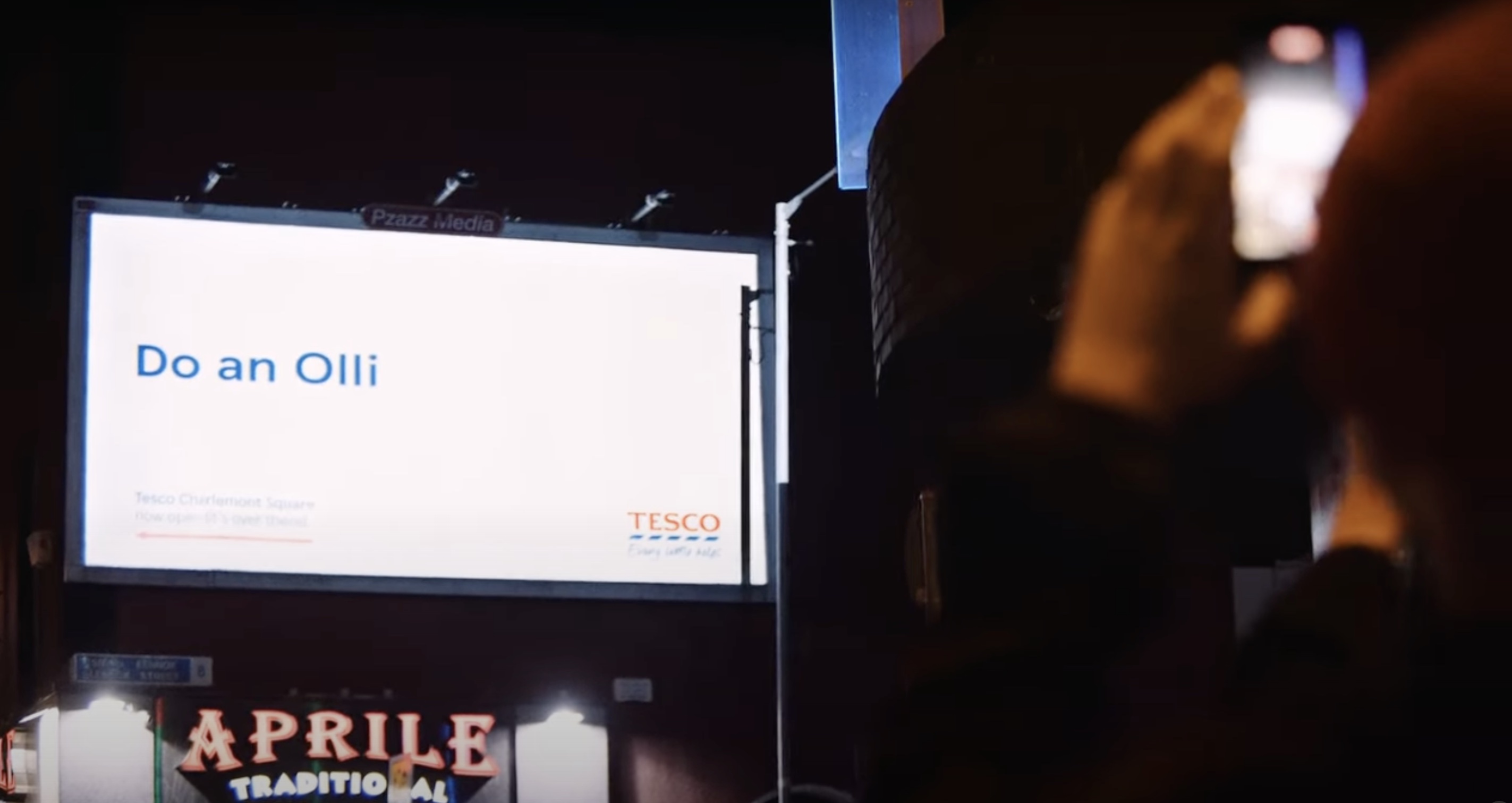 Tesco attire l'attention avec un billboard interpellant (by Focalys)