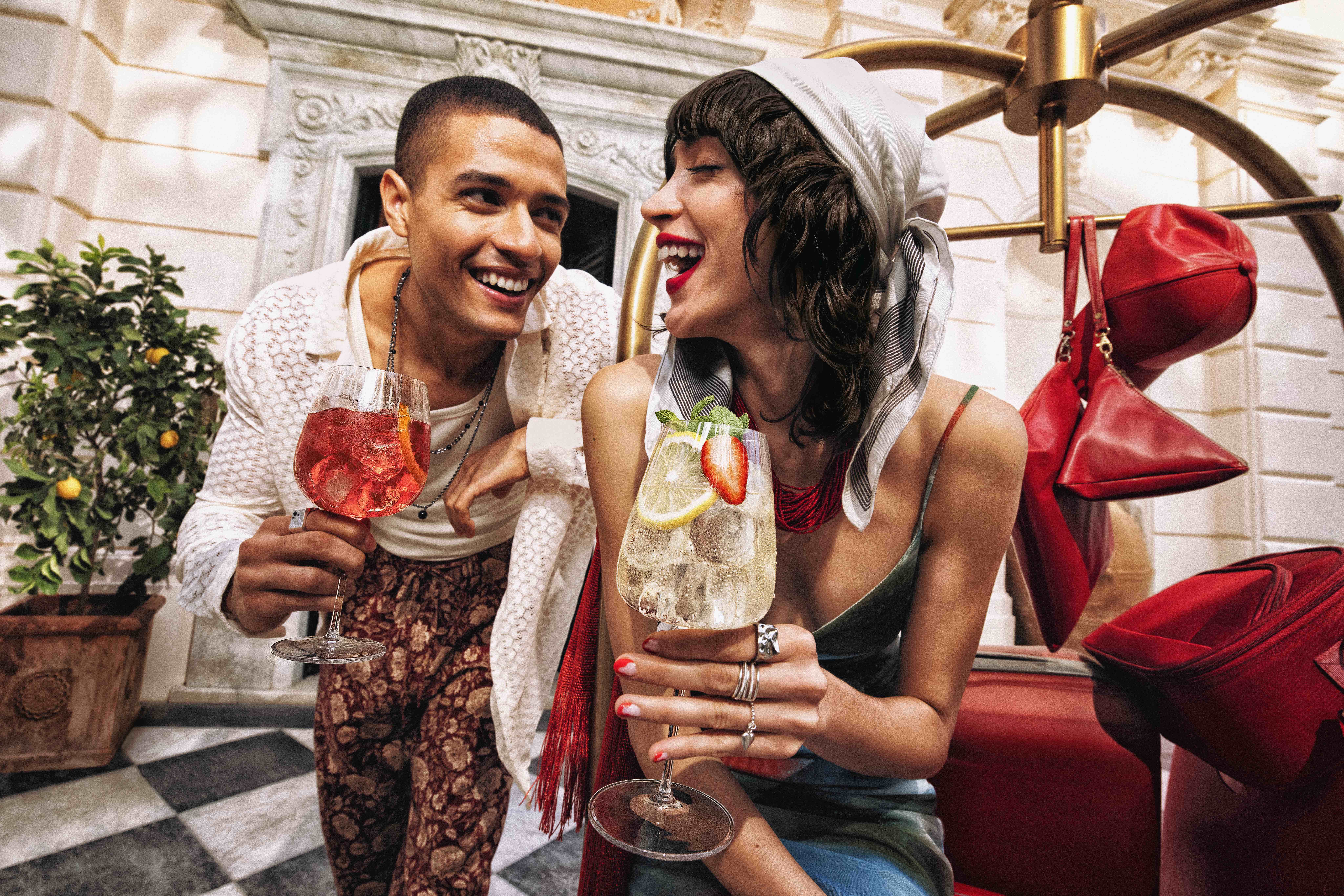 Martini s'affirme avec une toute nouvelle campagne mondiale