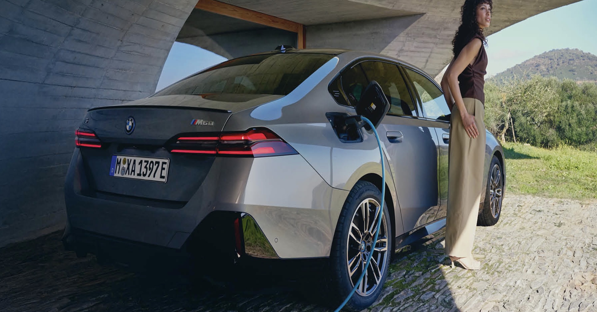 BMW invite &agrave; se recharger avec Serviceplan
