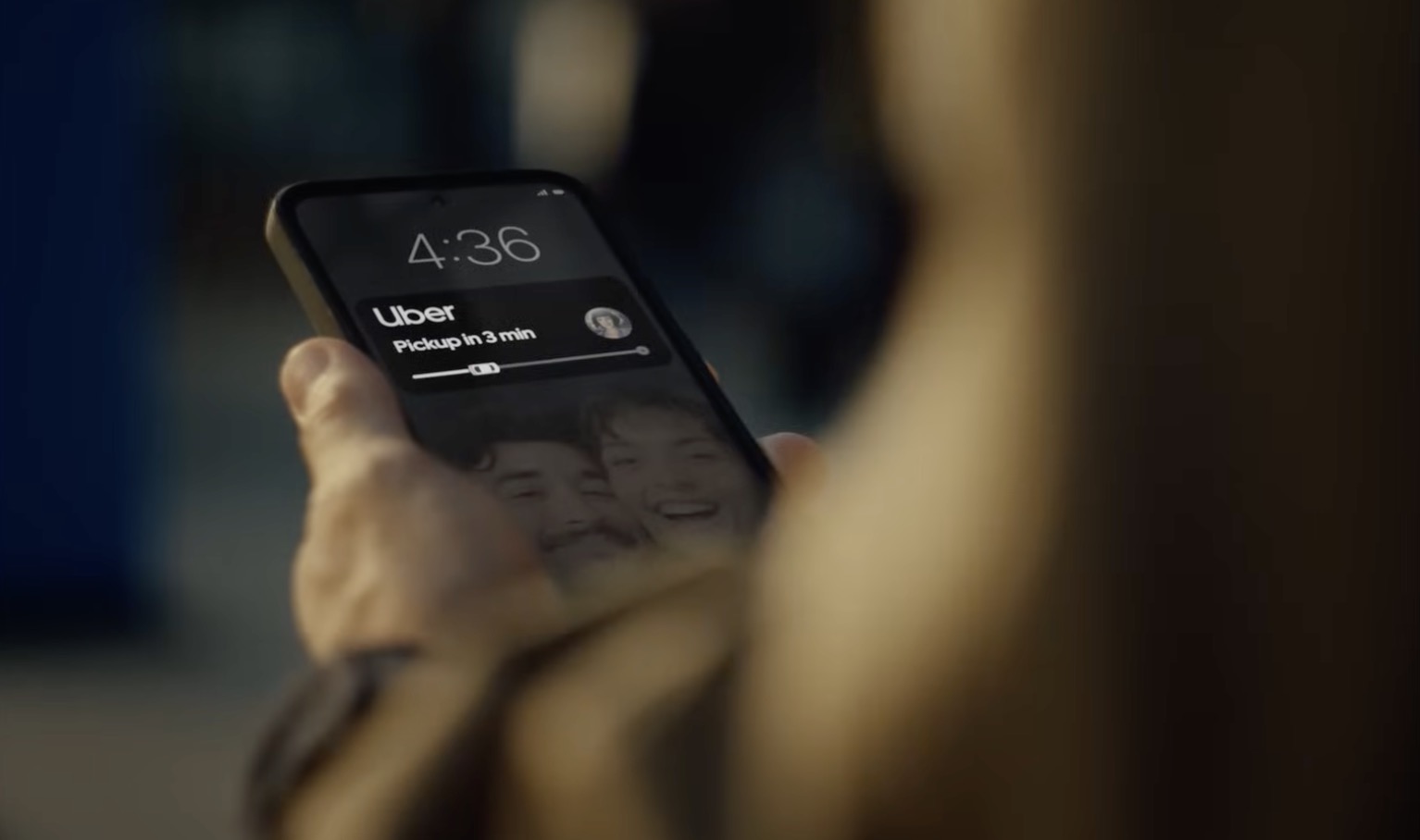 Mother a toujours quelques minutes de libre pour Uber