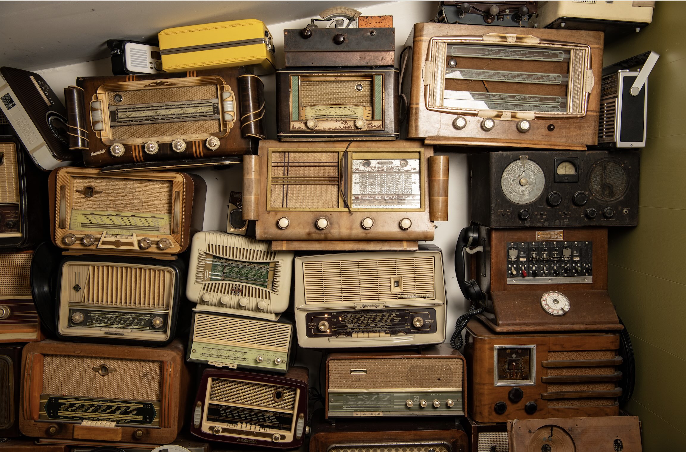 La radio continue de connecter, d'engager et de performer