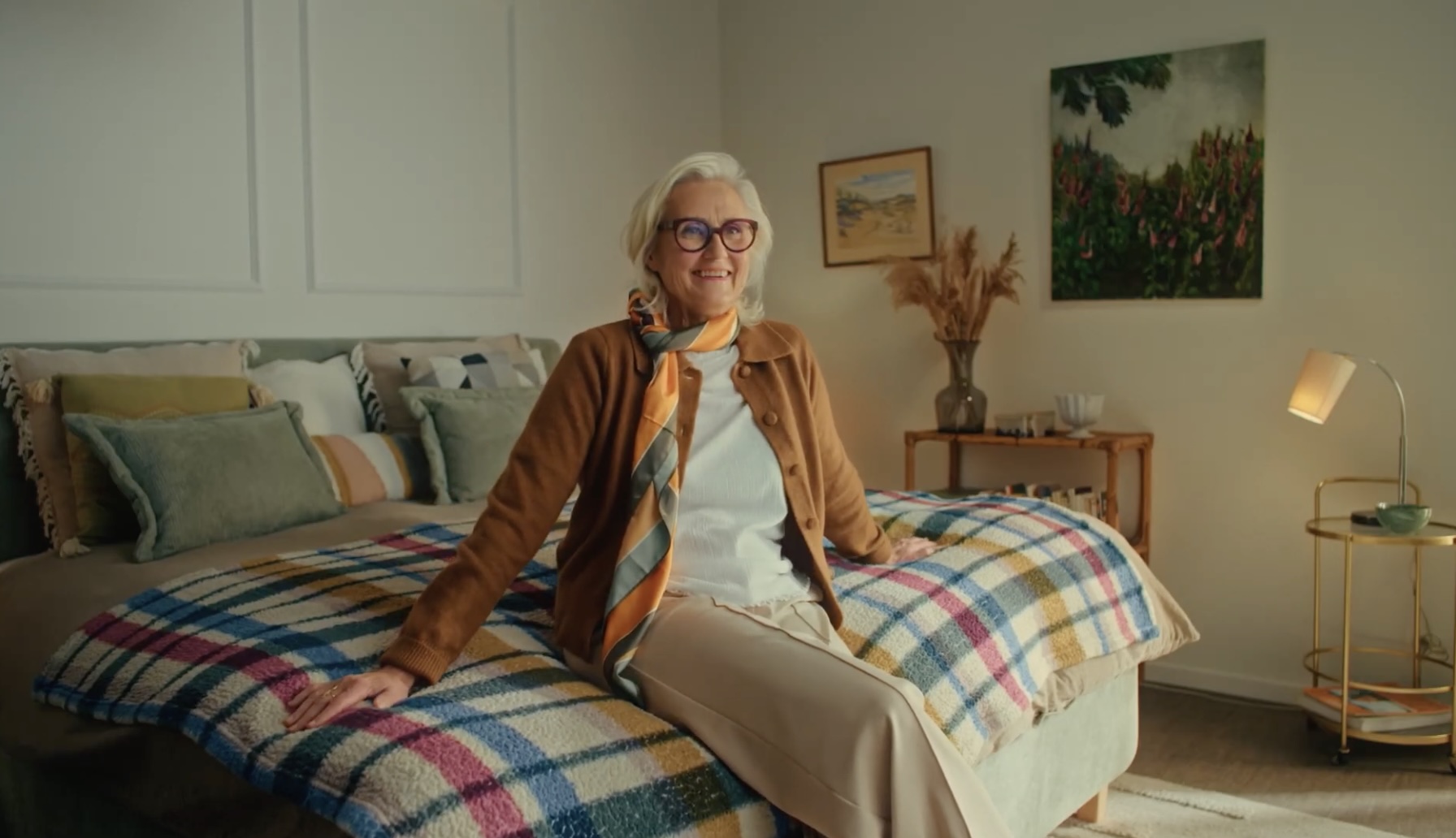 Plum'Art in bed with Hungry Minds