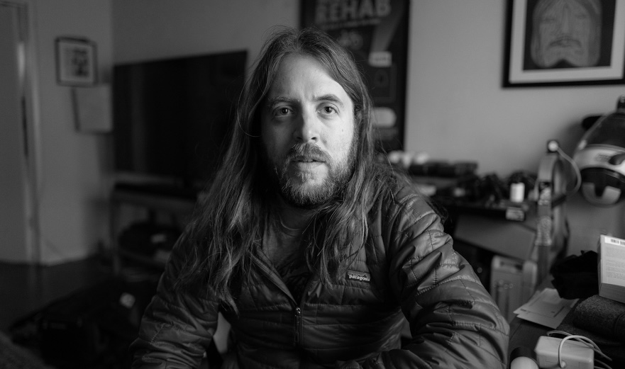 Fledge signe Rick Darge