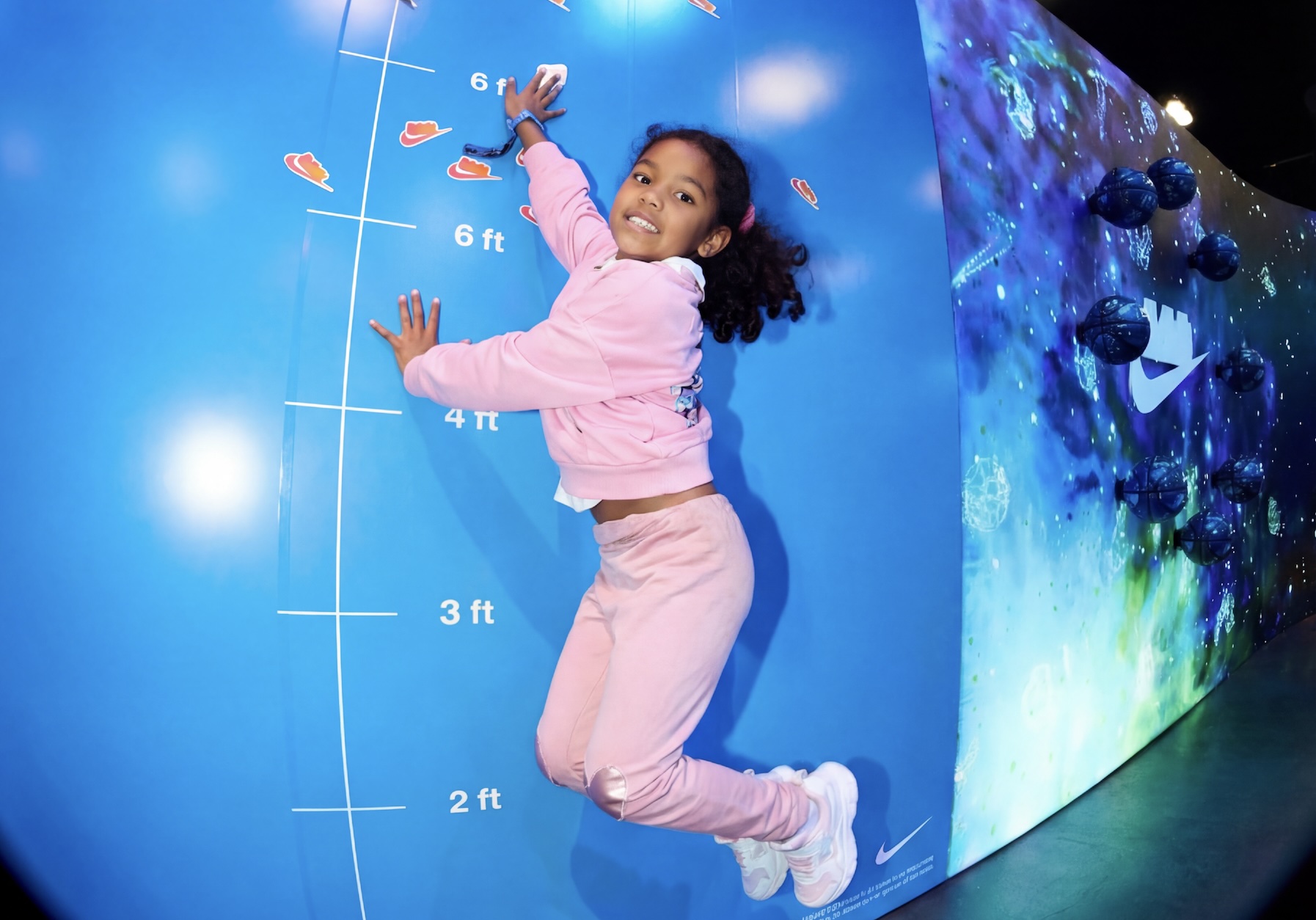 Nike creëert buitenaards basketuniversum met Mutant, Lego en Kids Foot Locker