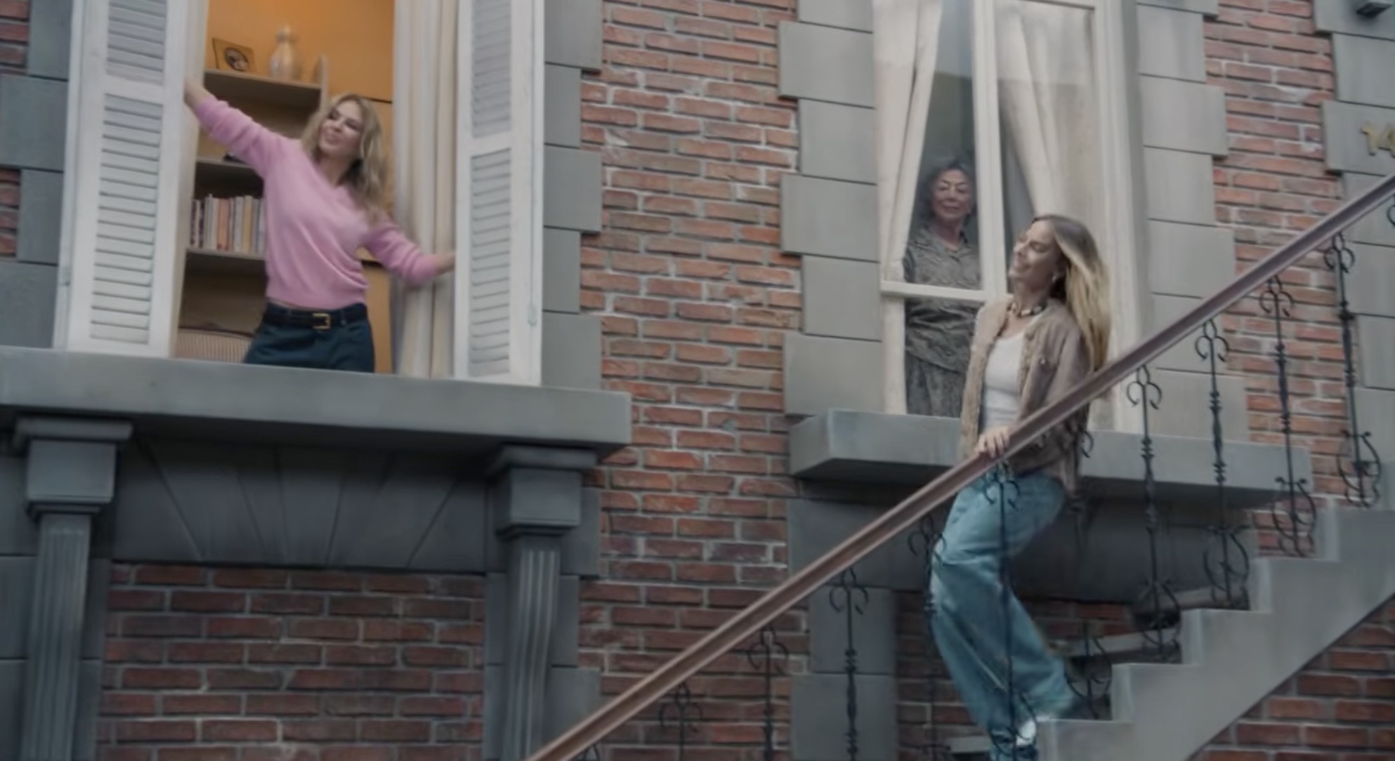 Gondry herwerkt 'Come Into My World' voor Chanel