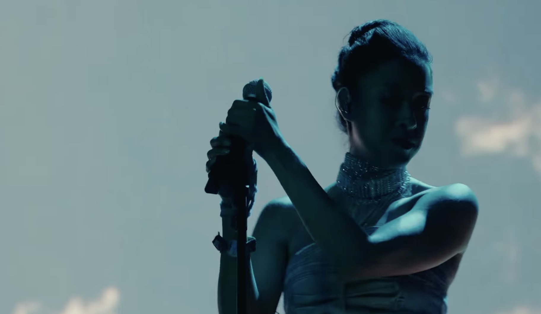 Van scroll tot lean back: YouTube voert codes van lineaire televisie in