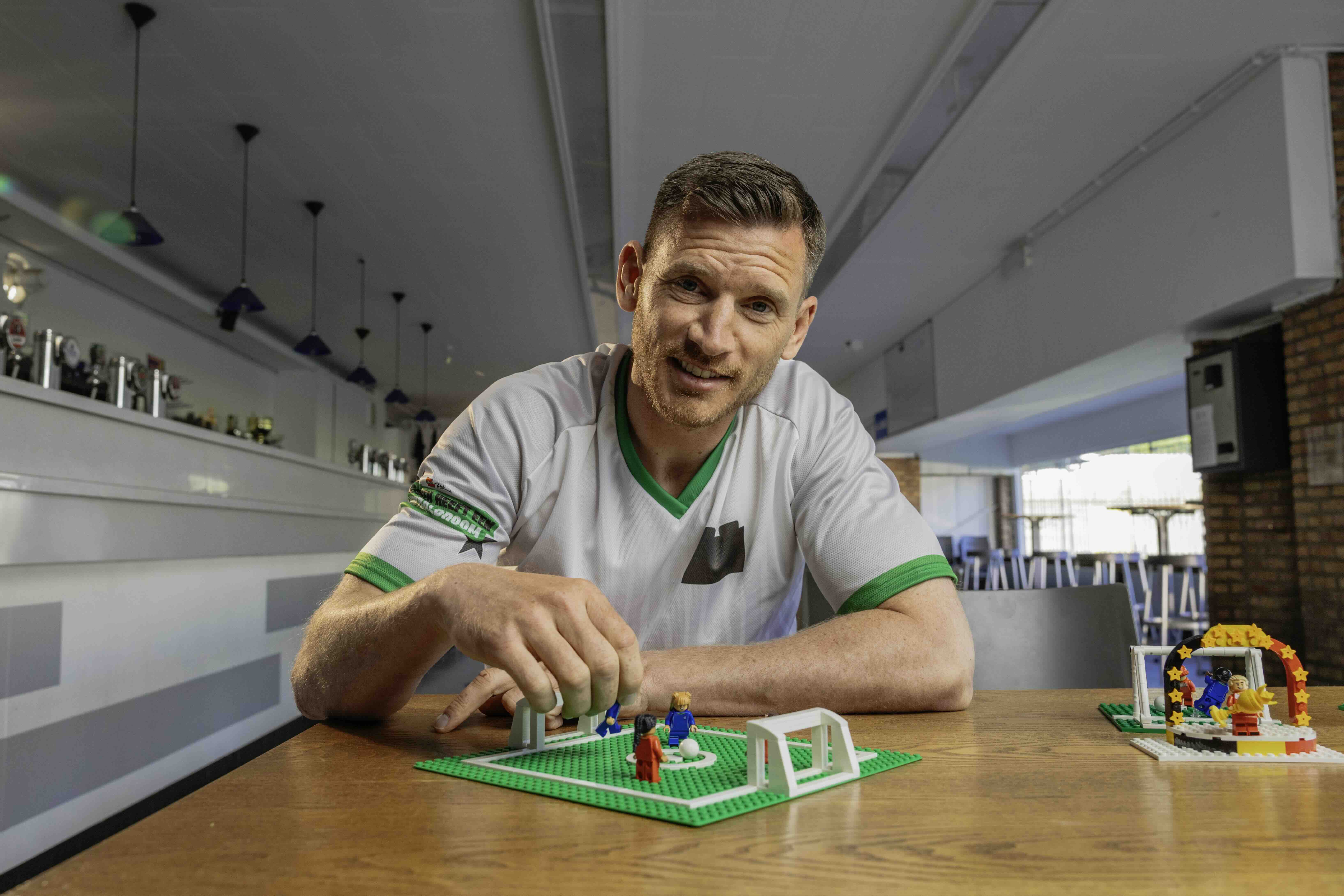 Lego opent Fan Village met Jan Vertonghen