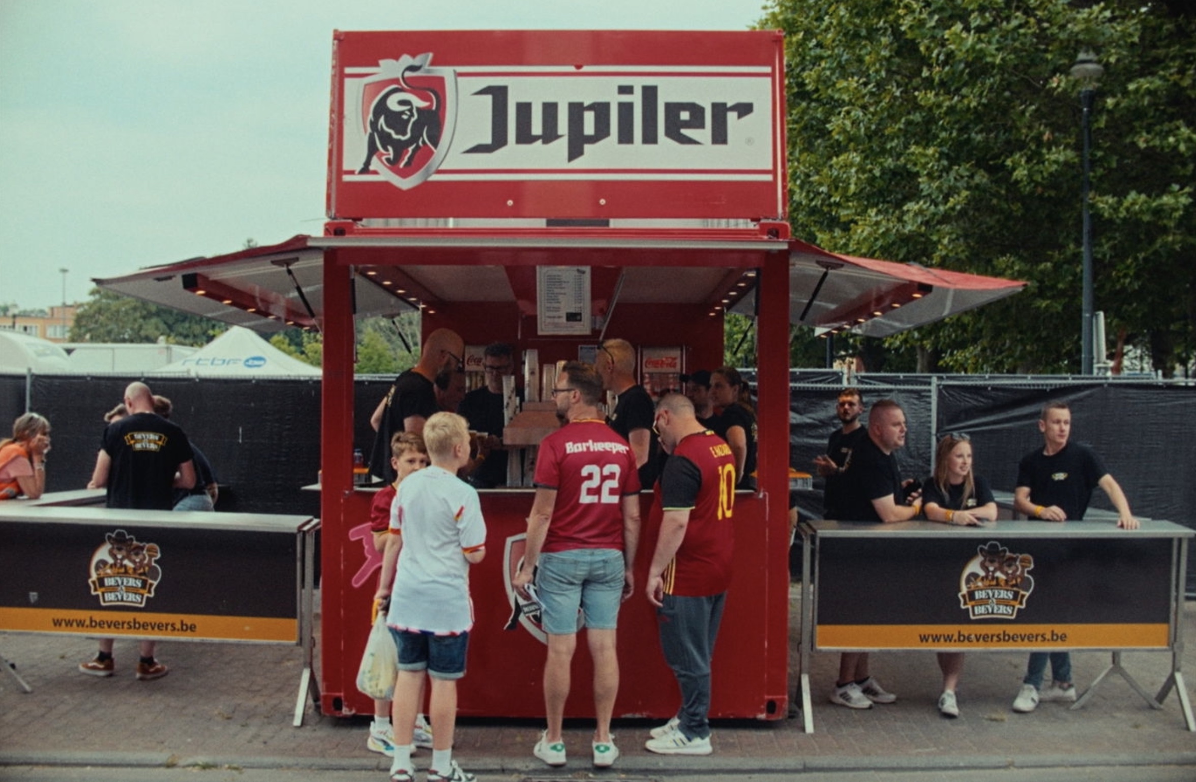 Media Marketing | News | Jupiler anticipe l'Euro avec la nouvelle ...