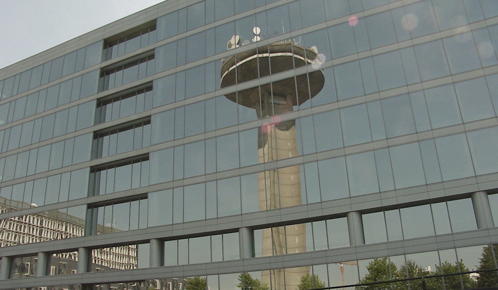 Bien sûr que non, il ne faut pas avoir sa carte au MR pour briguer la direction de la RTBF, par Fred Bouchar