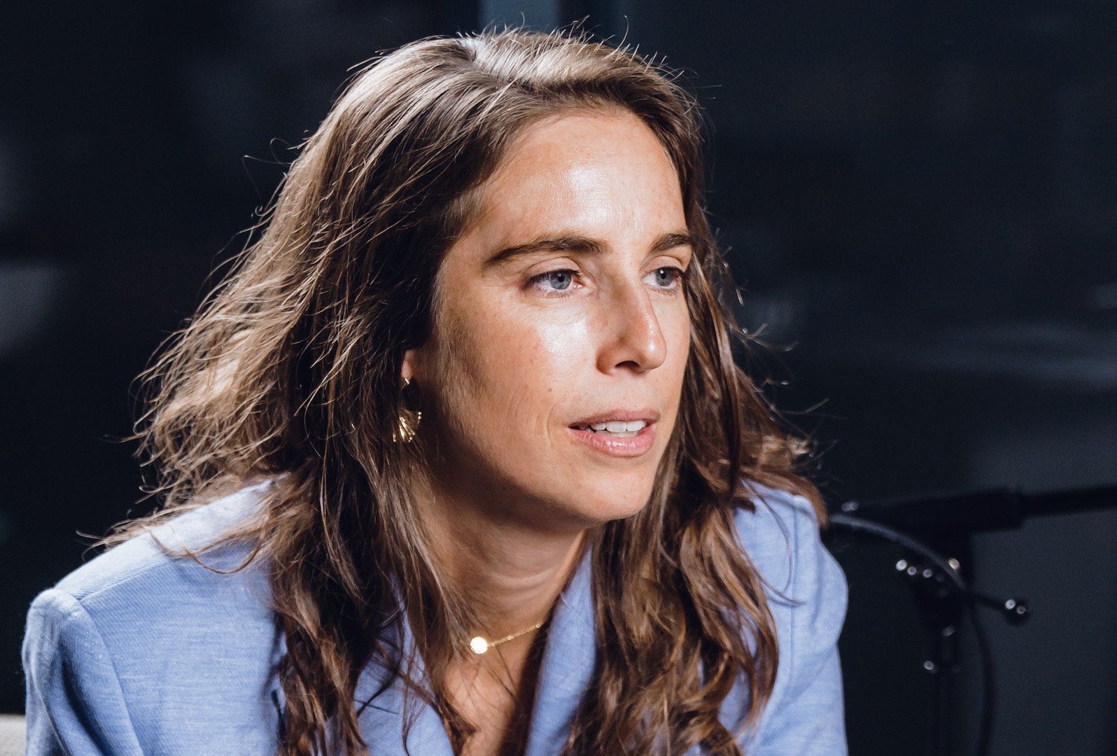 Yasmin Vantuykom analyse l'utilisation des écrans dans un nouveau podcast